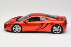McLaren MP4-12C Orange Metallic Minichamps 1:18 110133020 Kov – obrázok 4 z 8