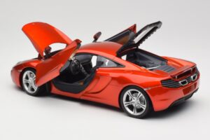 McLaren MP4-12C Orange Metallic Minichamps 1:18 110133020 Kov – obrázok 5 z 8