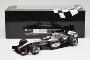 McLaren MP4-19 Mercedes J.P. Montoya Test Car 2005 Minichamps 1:18 533051880 Kov – obrázok 6 z 7