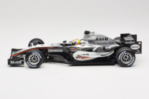 McLaren MP4-20 Mercedes #10 J.P. Montoya F1 2005 Minichamps 1:18 B66962338 Kov – obrázok 3 z 6