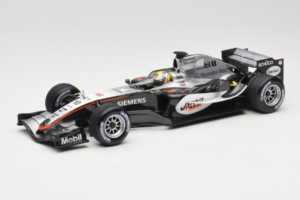 McLaren MP4-20 Mercedes #10 J.P. Montoya F1 2005 Minichamps 1:18 B66962338 Kov