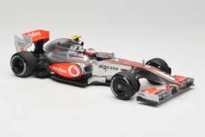McLaren MP4-24 Mercedes #2 H. Kovalainen F1 2009 Dealer Edition Minichamps 1:18 B66960041 Kov – obrázok 4 z 7