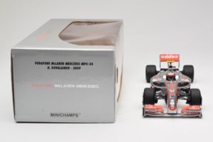 McLaren MP4-24 Mercedes #2 H. Kovalainen F1 2009 Minichamps 1:18 503091802 Kov – obrázok 6 z 7