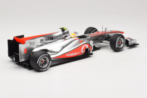 McLaren MP4-25 Mercedes #2 L. Hamilton Vodafone McLaren F1 2010 Minichamps 1:18 530101802 Kov – obrázok 2 z 7