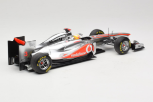 McLaren MP4-26 Mercedes #3 L. Hamilton Vodafone McLaren F1 2011 Minichamps 1:18 530111803 Kov – obrázok 2 z 7