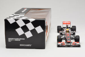 McLaren MP4-26 Mercedes #3 L. Hamilton Vodafone McLaren F1 2011 Minichamps 1:18 530111803 Kov – obrázok 7 z 7