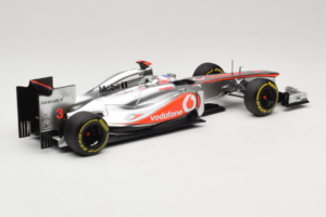 McLaren MP4-27 Mercedes #3 J. Button Vodafone McLaren Showcar F1 2012 Minichamps 1:18 530121873 Kov – obrázok 2 z 7