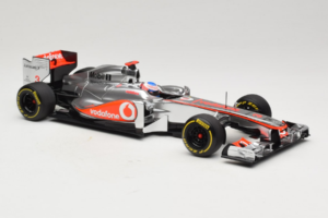 McLaren MP4-27 Mercedes #3 J. Button Vodafone McLaren Showcar F1 2012 Minichamps 1:18 530121873 Kov – obrázok 4 z 7