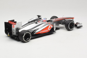 McLaren MP4-28 Mercedes #5 J. Button Vodafone McLaren F1 2013 Minichamps 1:18 530131805 Kov – obrázok 2 z 7