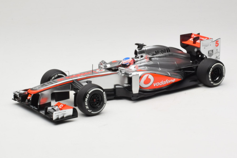 McLaren MP4-28 Mercedes #5 J. Button Vodafone McLaren F1 2013 Minichamps 1:18 530131805 Kov