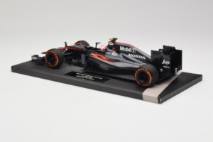 McLaren MP4-30 Honda #22 J. Button McLaren Honda F1 Team Spanish Grand Prix 2015 Minichamps 1:18 537151122 Kov – obrázok 5 z 7