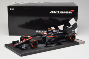 McLaren MP4-30 Honda #22 J. Button McLaren Honda F1 Team Spanish Grand Prix 2015 Minichamps 1:18 537151122 Kov – obrázok 7 z 7