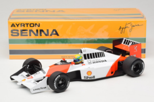 McLaren MP4/5B Honda #27 A. Senna Marlboro McLaren F1 World Champion 1990 Minichamps 1:18 540901827 Kov – obrázok 7 z 7