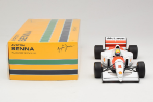McLaren MP4/8 Ford #8 A. Senna Marlboro McLaren 1993 Minichamps 1:18 540931808 Kov – obrázok 6 z 7