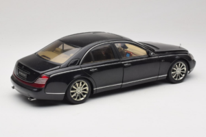 Maybach 57S Čierny AUTOart 1:18 76156 Kov – obrázok 3 z 7