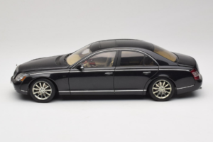 Maybach 57S Čierny AUTOart 1:18 76156 Kov – obrázok 4 z 7