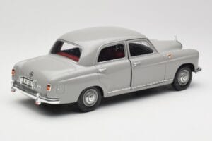 Mercedes 180 W120 Ponton Graphite Grey Revell 1:18 08974 Kov – obrázok 3 z 8