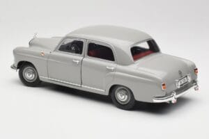 Mercedes 180 W120 Ponton Graphite Grey Revell 1:18 08974 Kov – obrázok 7 z 8