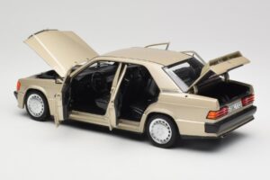 Mercedes 190E W201 2.3-16 Smoke Silver Metallic Norev 1:18 183831 Kov – obrázok 5 z 8