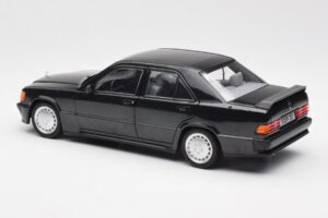 Mercedes 190E 2.3-16 W201 Čierny Edícia Dealer Norev 1:18 B66040663 Kov – obrázok 7 z 8
