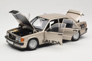Mercedes 190E 2.3-16 W201 #1 N. Lauda Race of Champions Nurburgring 1984 AUTOart 1:18 88431 Kov – obrázok 2 z 8