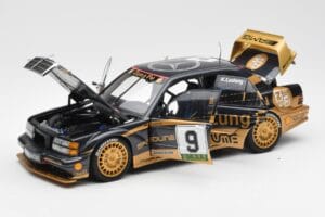 Mercedes 190E 2.5-16 Evo II #9 K. Ludwig Macau GP 3rd Place 1991 AUTOart 1:18 89135 Kov – obrázok 2 z 8