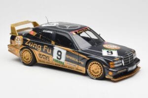 Mercedes 190E 2.5-16 Evo II #9 K. Ludwig Macau GP 3rd Place 1991 AUTOart 1:18 89135 Kov – obrázok 6 z 8