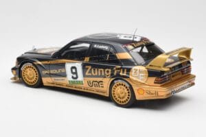 Mercedes 190E 2.5-16 Evo II #9 K. Ludwig Macau GP 3rd Place 1991 AUTOart 1:18 89135 Kov – obrázok 7 z 8