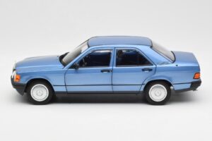 Mercedes 190E W201 Diamond Modrý Edícia Dealer Norev 1:18 B66040661 Kov – obrázok 4 z 8