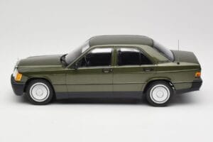 Mercedes 190E W201 Zelený Metalíza Minichamps 1:18 155037001 Kov – obrázok 3 z 6