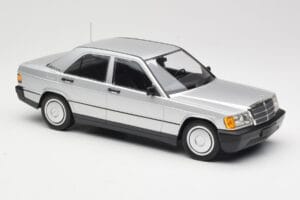 Mercedes 190E W201 Strieborný Minichamps 1:18 155037004 Kov – obrázok 4 z 6