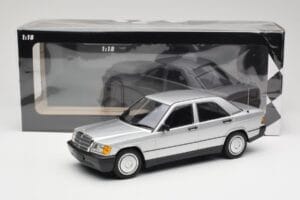 Mercedes 190E W201 Strieborný Minichamps 1:18 155037004 Kov – obrázok 6 z 6