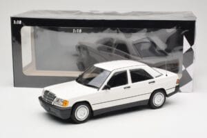 Mercedes 190E W201 Biely Minichamps 1:18 155037002 Kov – obrázok 6 z 6