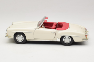 Mercedes 190SL Biely Maisto 1:18 50274 Kov – obrázok 4 z 8