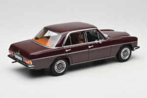 Mercedes 200 W115 Tmavo Červenohnedý Norev 1:18 183778 Kov – obrázok 3 z 8