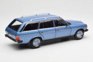 Mercedes 200 S123 T-Model Diamond Modrý Edícia Dealer Norev 1:18 B66040671 Kov – obrázok 3 z 8