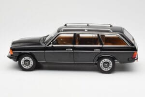 Mercedes 200 T S123 Čierny Norev 1:18 183735 Kov – obrázok 4 z 8