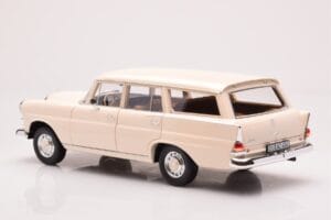 Mercedes 200 Universal W110 Krémový Norev 1:18 183709 Kov – obrázok 7 z 8