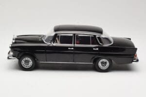 Mercedes 200 W110 Čierny Norev 1:18 183574 Kov – obrázok 4 z 8