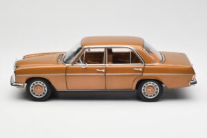 Mercedes 200 W115 Bycane Zlatý Edícia Dealer Norev 1:18 B66040665 Kov – obrázok 4 z 8