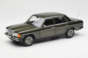 Mercedes 200 W123 Cypress Zelený Metalíza Edícia Dealer Norev 1:18 B66040654 Kov