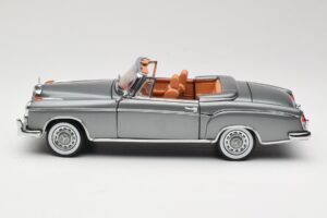 Mercedes 220 SE W128 Kabriolet Grey Metallic Sun Star 1:18 3352-M1 Kov – obrázok 4 z 8