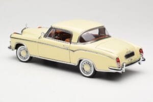 Mercedes 220 SE W128 Coupe Béžový Sun Star 1:18 3562 Kov – obrázok 7 z 8