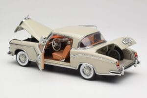Mercedes 220 SE W128 Coupe Svetlo Šedý Sun Star 1:18 3568 Kov – obrázok 5 z 8