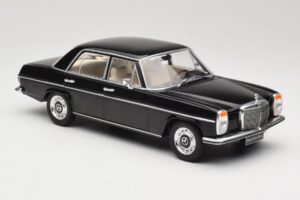 Mercedes 220D W115 Čierny MCG 1:18 MCG18117 Kov – obrázok 4 z 6