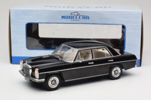 Mercedes 220D W115 Čierny MCG 1:18 MCG18117 Kov – obrázok 6 z 6
