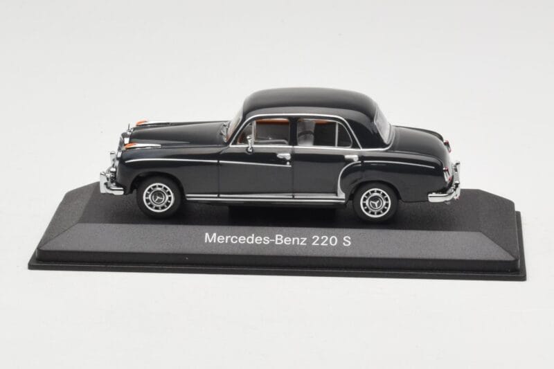 Mercedes 220S W180 Svetlosivý Minichamps 1:43 B66040534 Kov