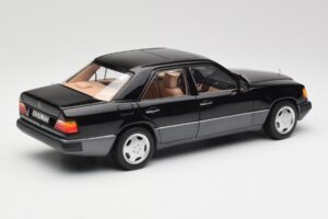 Mercedes 230E W124 AMG Wheels Čierny Limitovaná Edícia Norev 1:18 183950 Kov – obrázok 3 z 12