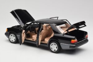 Mercedes 230E W124 AMG Wheels Čierny Limitovaná Edícia Norev 1:18 183950 Kov – obrázok 5 z 12