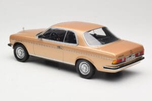 Mercedes 280 CE C123 Zlatý Norev 1:18 183587 Kov – obrázok 5 z 6